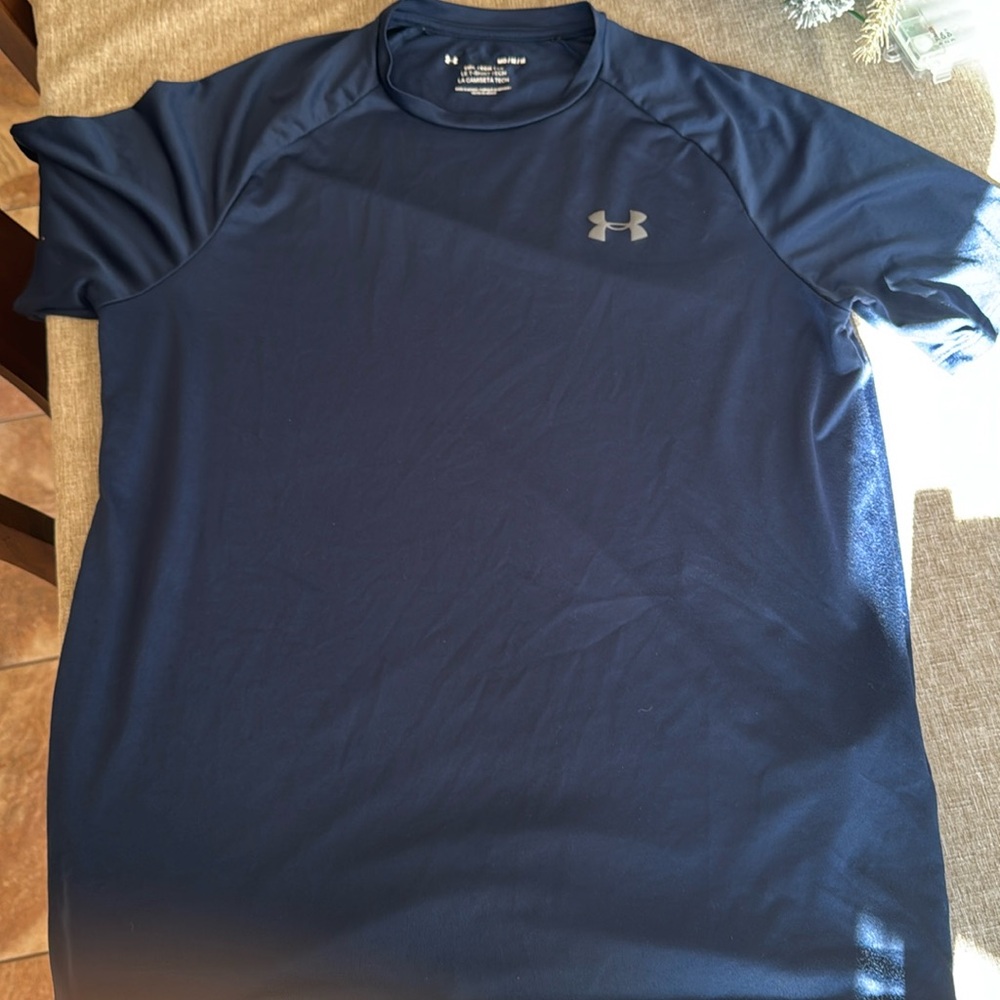 Men’s Under Armour T shirt Size Medium